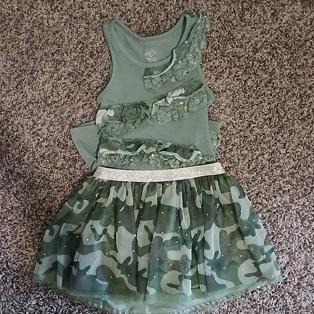 Justice outfit